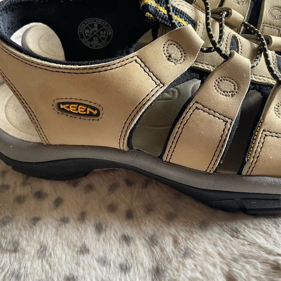 Keen Newport H2 Suede Leather Sandals Hiking Outdoor Shoes Women's Size 9 - Picture 3 of 7